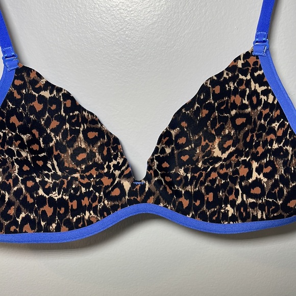 B.tempt'd by Walcoal b.wow’d Convertible Push Up Bra 34C - Picture 6 of 7